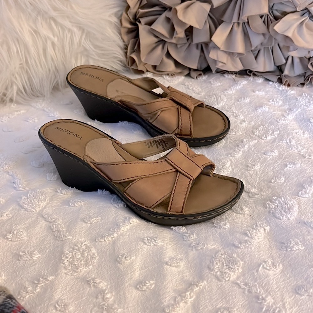 Merona Camel Tan Leather Wedge Boho Slide Slip On Mule Sandals Sz 7.5